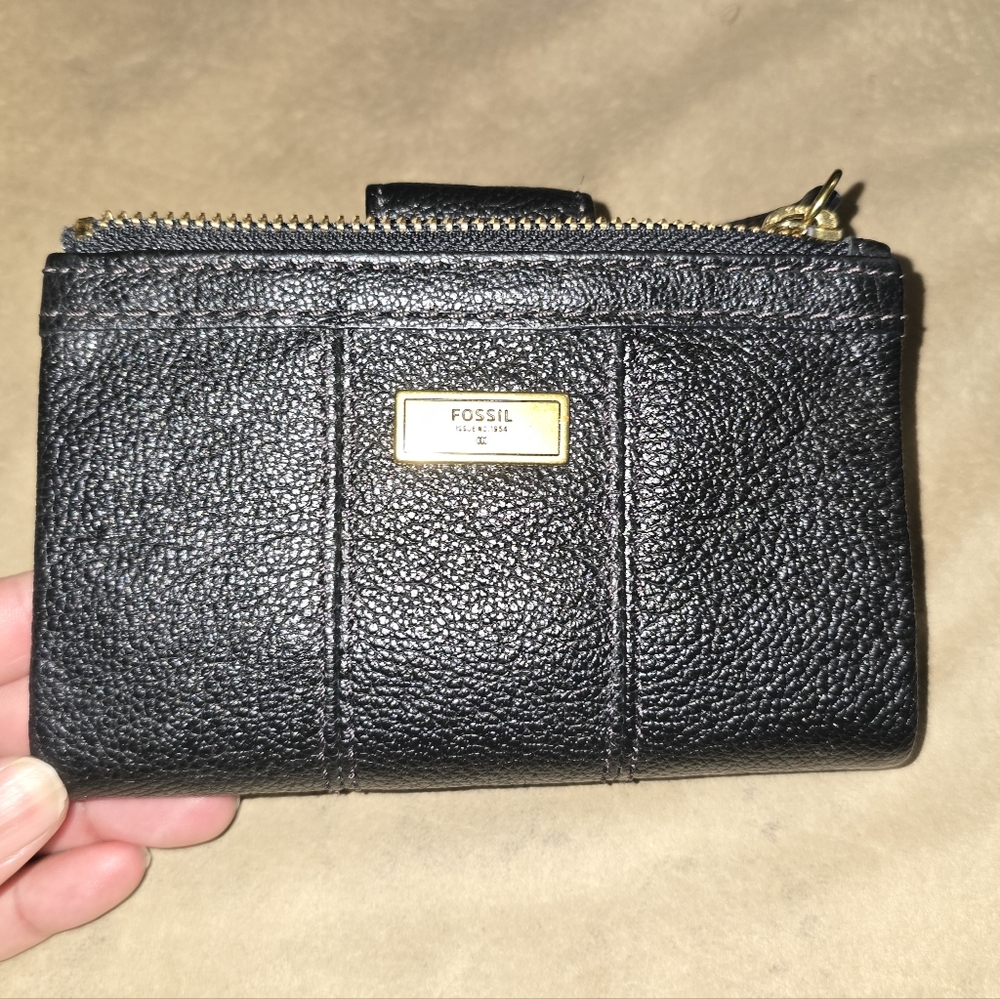 Fossil Black Leather Ella  Tri-fold Card Zip Wallet 5" X 3.5"